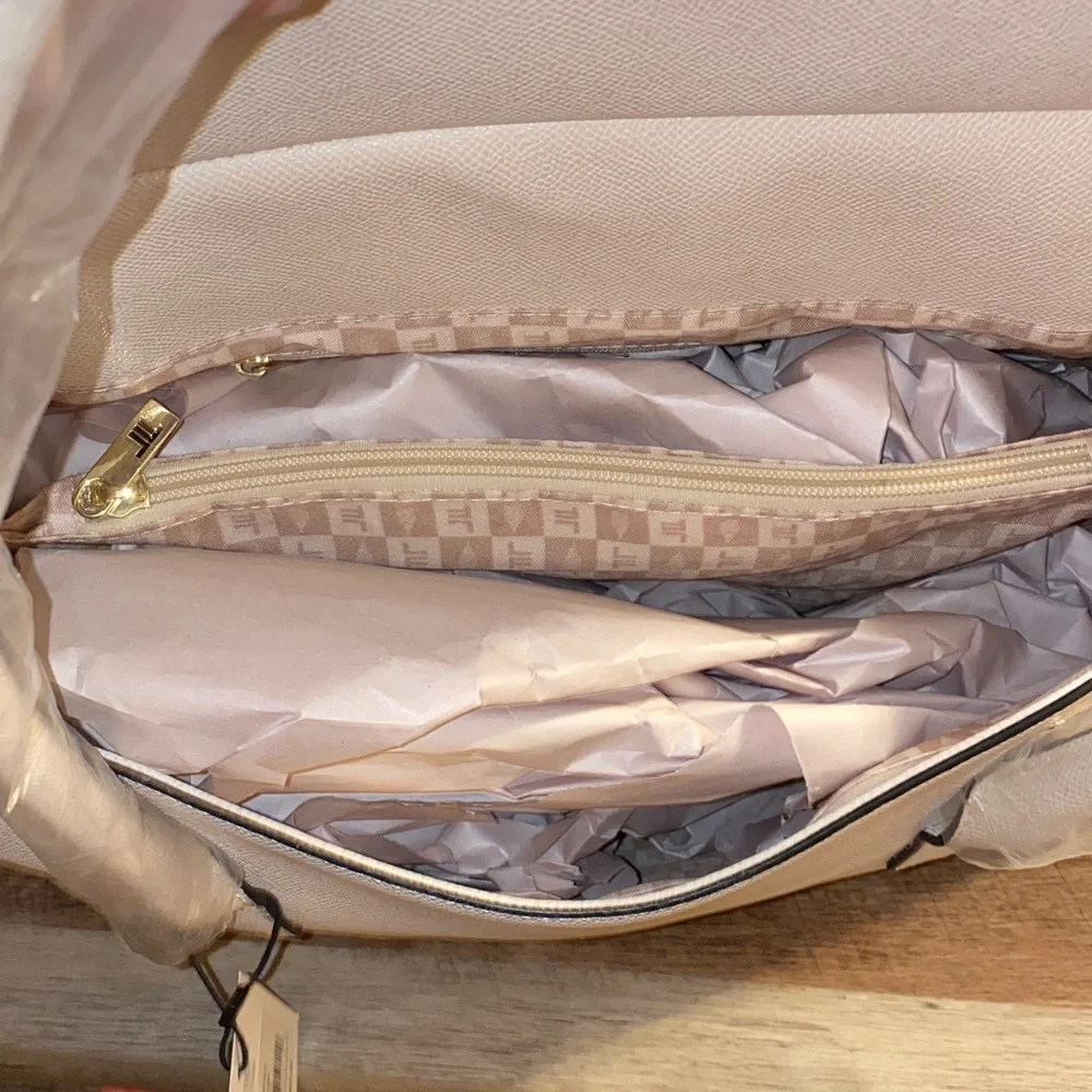 NWT!! London Fog Large Maille Tote Shoulder Bag 100th Anniversary Cream Caviar - Picture 9 of 14